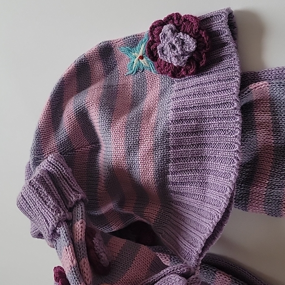 Knit scarf, beanie, and glove set - Picture 3 of 9